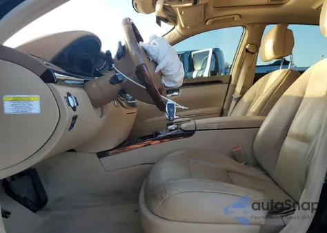 2011 Mercedes-Benz S 550 z USA, uszkodzony, nr VIN WDDNG7BB0BA364110